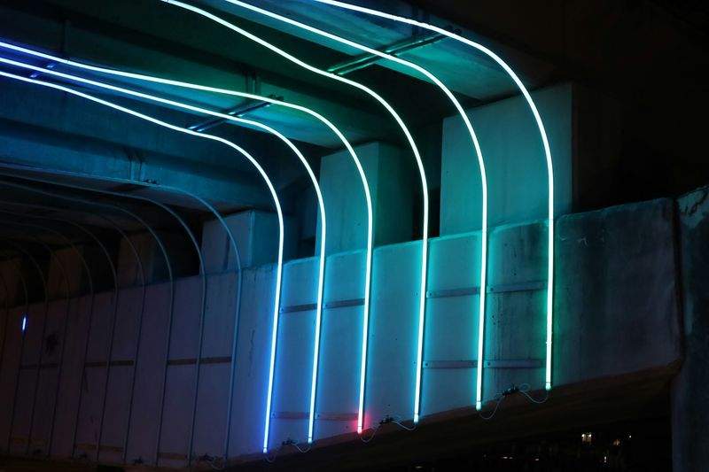 Riparazione e manutenzione di insegne